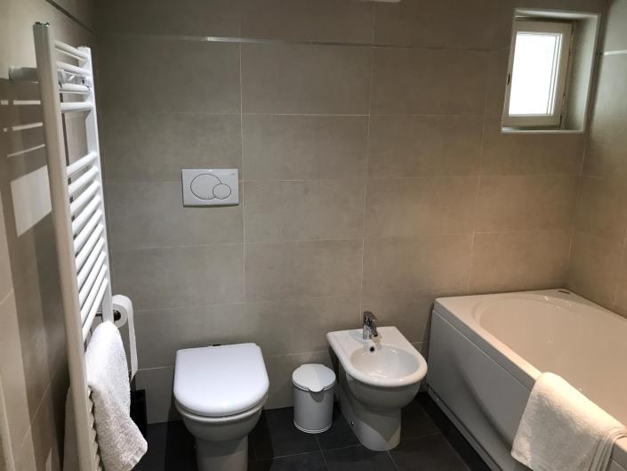 Image No.13-2 Bed House for sale