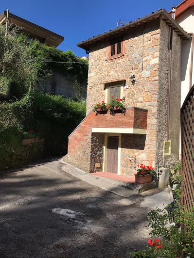 Image No.1-2 Bed House for sale