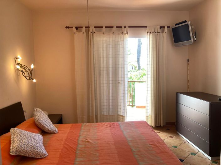 Image No.12-2 Bed Townhouse for sale