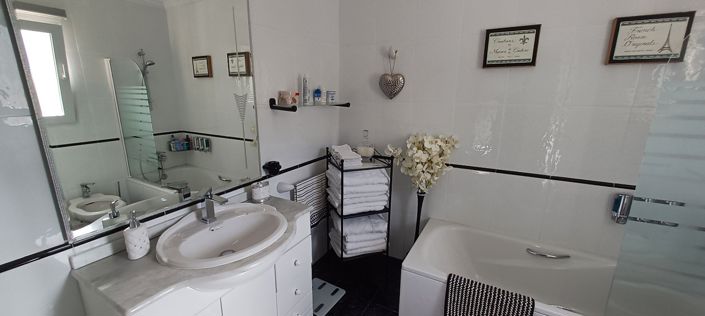 Image No.6-3 Bed Villa for sale