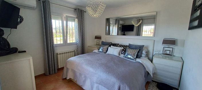 Image No.7-3 Bed Villa for sale