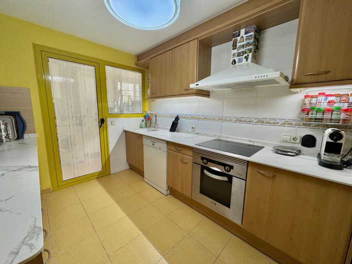 Image No.24-3 Bed Apartment for sale