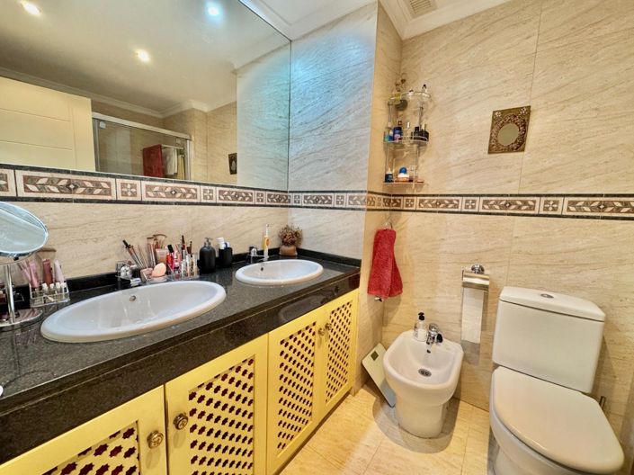 Image No.30-3 Bed Apartment for sale