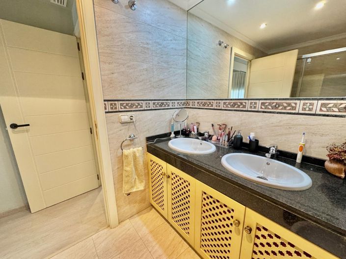 Image No.31-3 Bed Apartment for sale