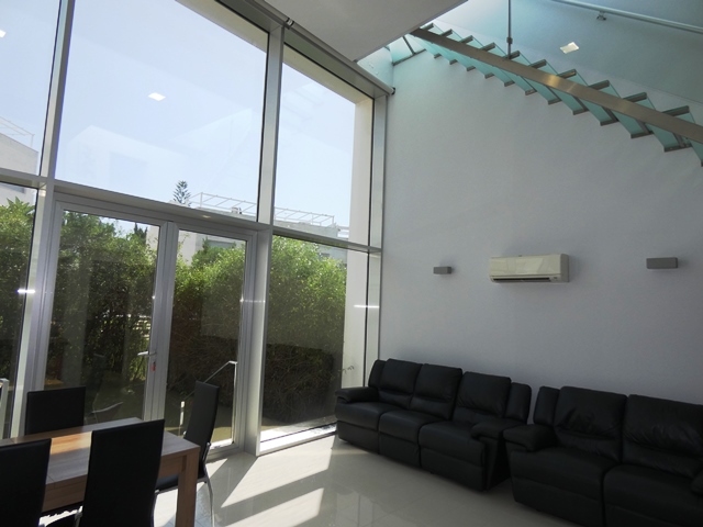 Image No.10-4 Bed Property for sale