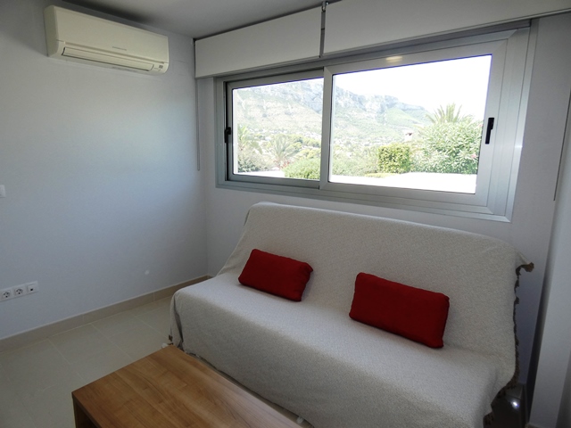 Image No.15-4 Bed Property for sale