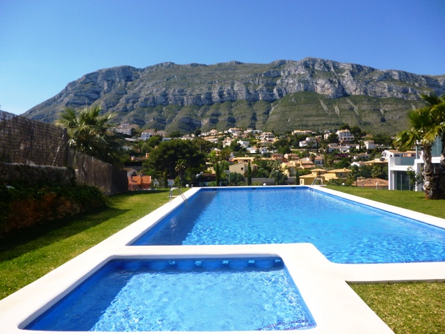 Image No.24-4 Bed Property for sale