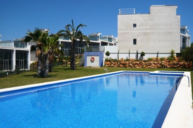 Image No.25-4 Bed Property for sale