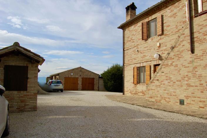 Image No.4-6 Bed Country House for sale