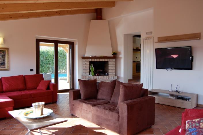 Image No.10-3 Bed Country House for sale