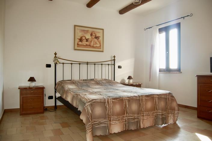 Image No.17-3 Bed Country House for sale