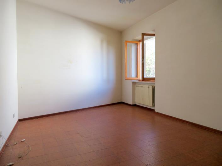 Image No.9-3 Bed Farmhouse for sale