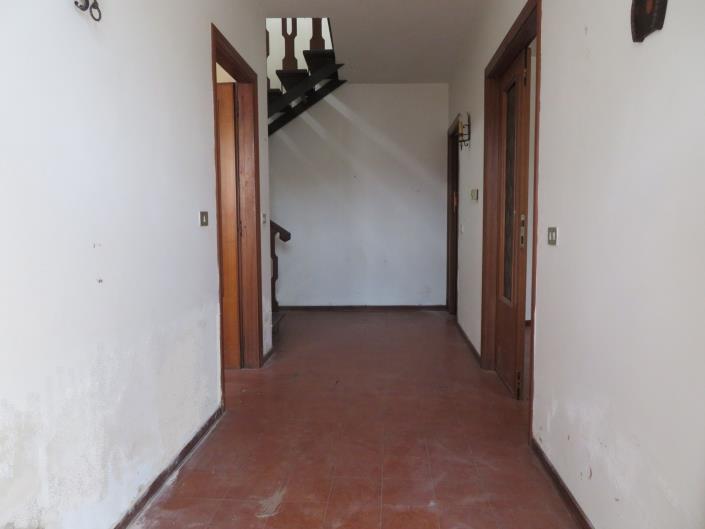 Image No.14-3 Bed Farmhouse for sale