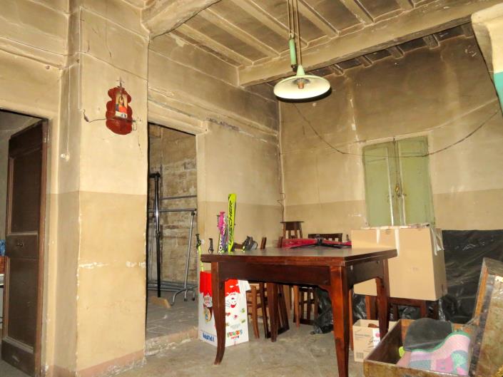 Image No.12-6 Bed Townhouse for sale