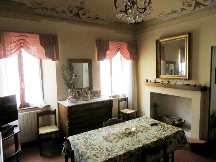 Image No.19-6 Bed Townhouse for sale