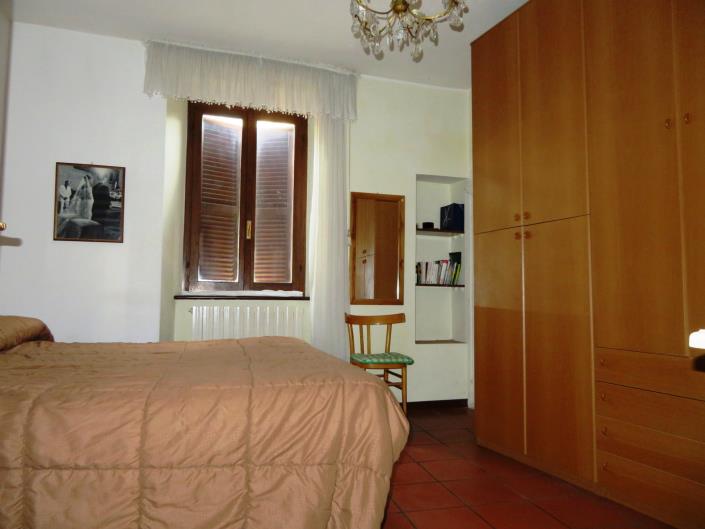 Image No.24-6 Bed Townhouse for sale