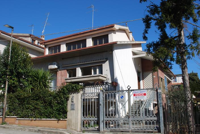 Image No.2-3 Bed Villa for sale