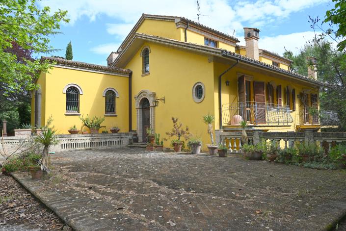 Image No.6-6 Bed Villa for sale