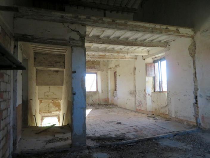 Image No.11-4 Bed Farmhouse for sale