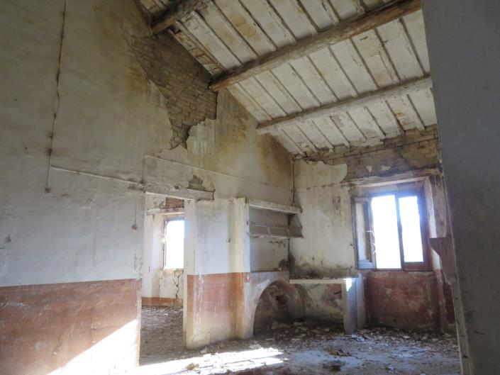 Image No.12-4 Bed Farmhouse for sale