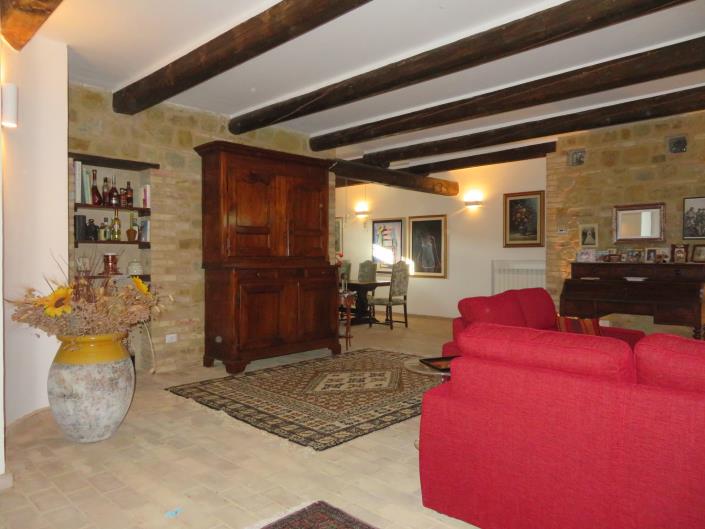 Image No.22-3 Bed Country House for sale