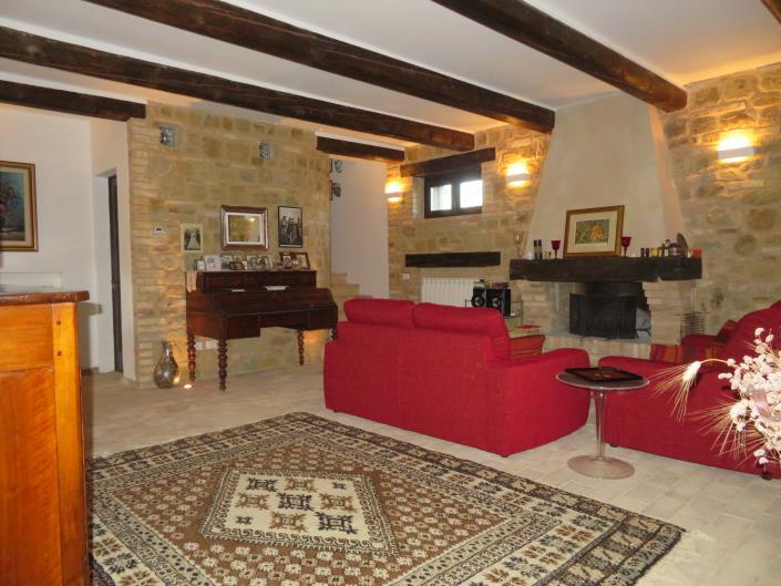 Image No.23-3 Bed Country House for sale