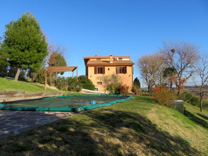 Image No.9-3 Bed Country House for sale