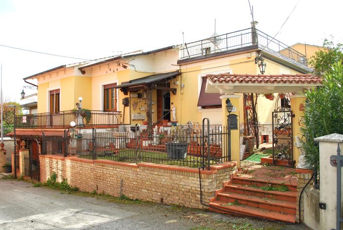 Image No.3-3 Bed House for sale