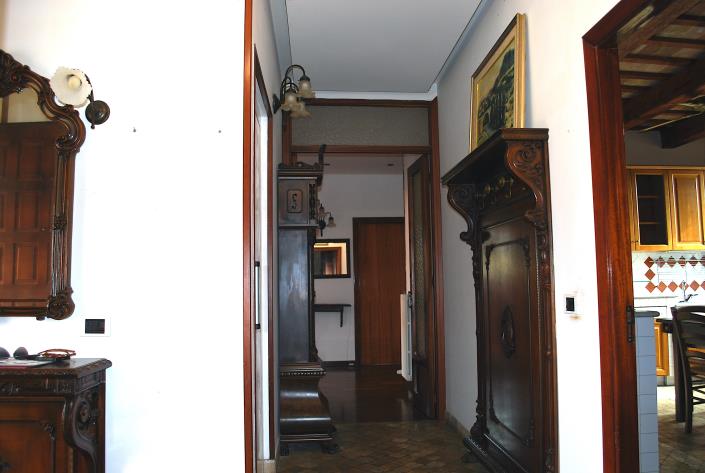 Image No.8-3 Bed House for sale