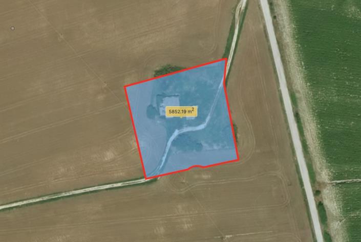 Image No.19-3 Bed Farmhouse for sale