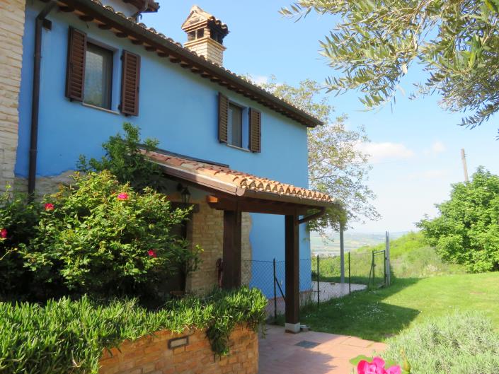 Image No.4-3 Bed Country Property for sale