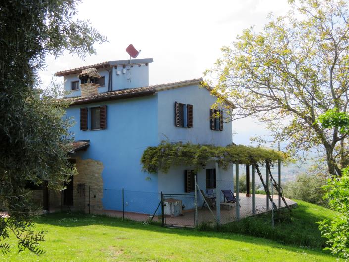 Image No.8-3 Bed Country Property for sale