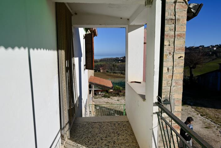 Image No.13-3 Bed Country Property for sale