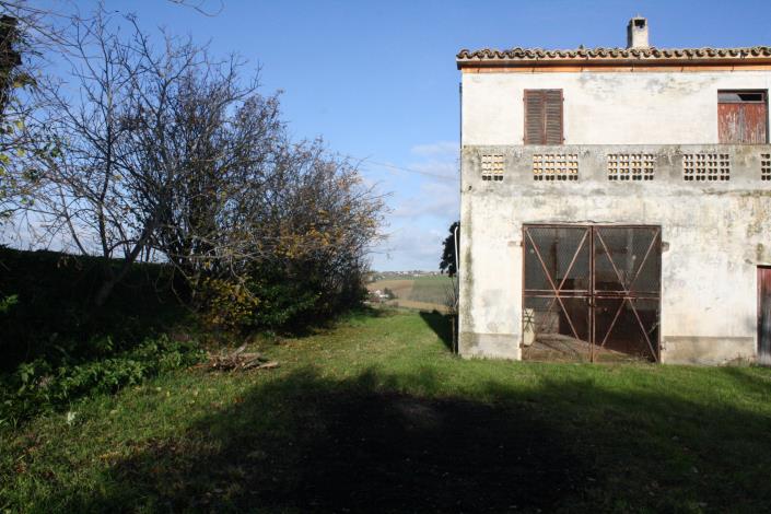 Image No.12-4 Bed Farmhouse for sale