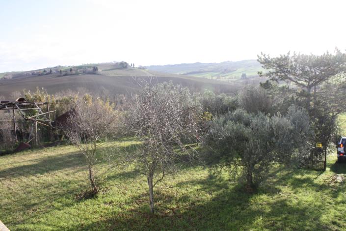 Image No.15-4 Bed Farmhouse for sale