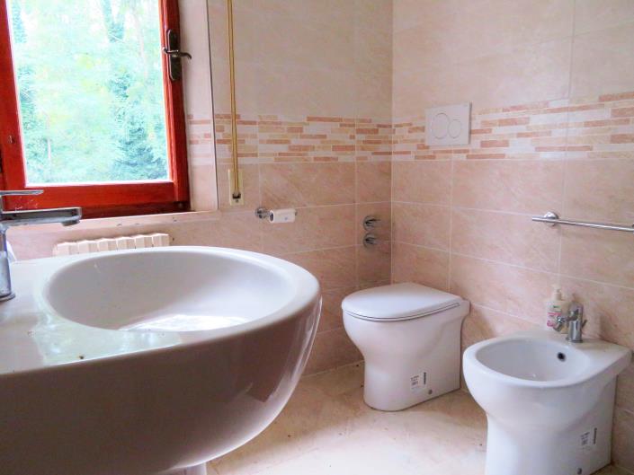 Image No.14-5 Bed Country Property for sale