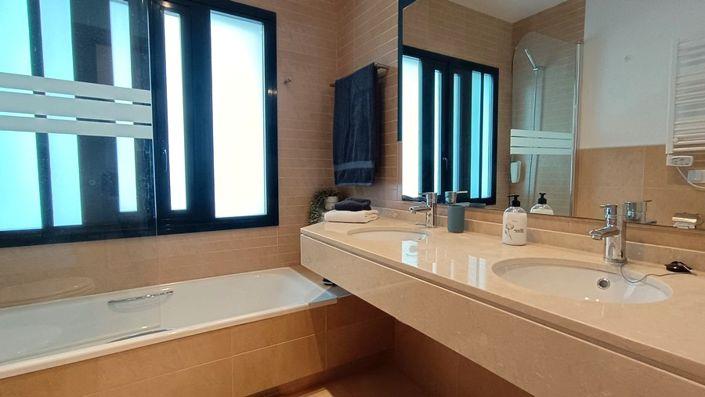 Image No.23-2 Bed Apartment for sale