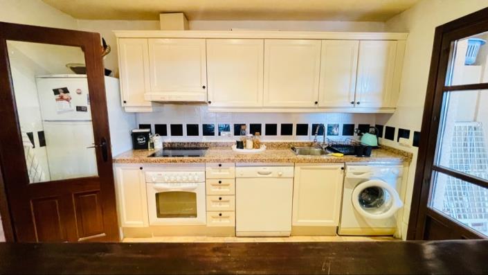 Image No.12-3 Bed Villa for sale