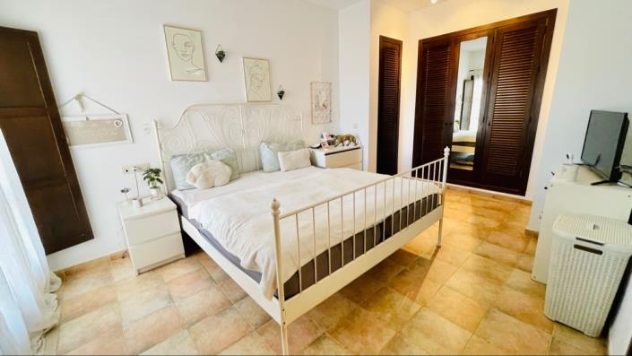 Image No.24-3 Bed Villa for sale