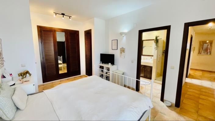 Image No.27-3 Bed Villa for sale