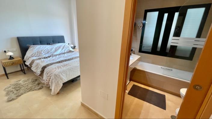 Image No.4-2 Bed Apartment for sale