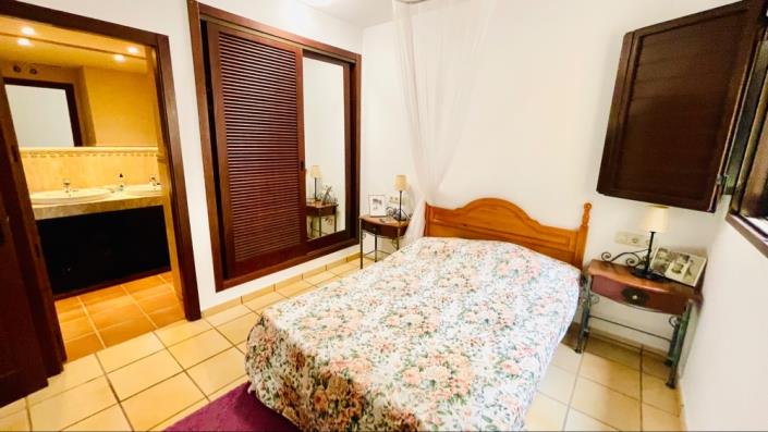 Image No.20-2 Bed Apartment for sale