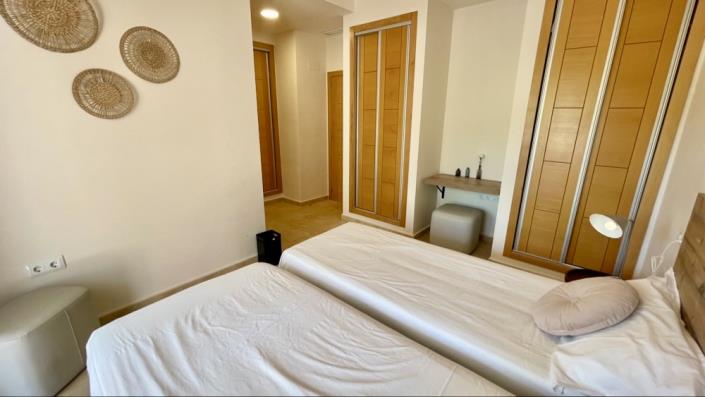 Image No.32-3 Bed Apartment for sale