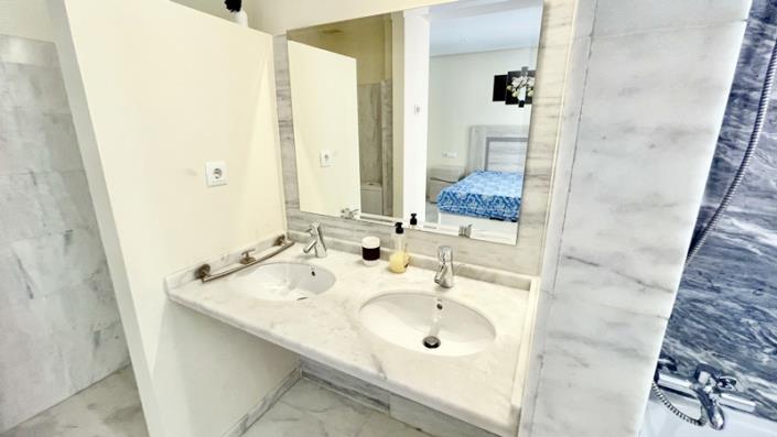 Image No.27-2 Bed Apartment for sale