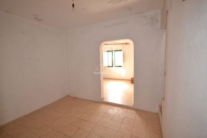 Image No.20-3 Bed Townhouse for sale