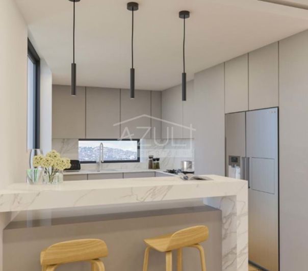 Image No.8-3 Bed Land for sale