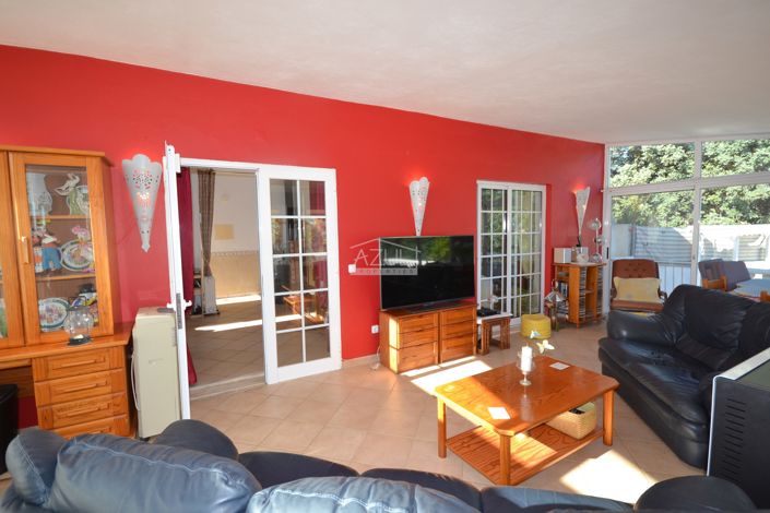 Image No.10-2 Bed Villa for sale