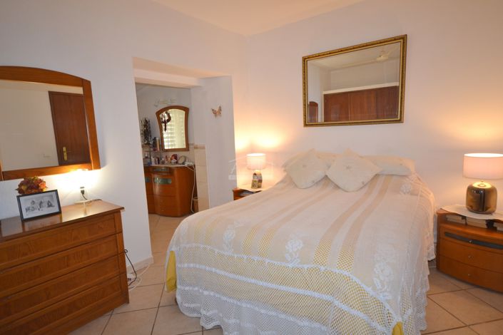 Image No.16-2 Bed Villa for sale