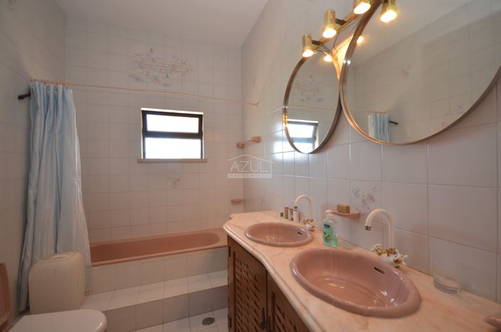 Image No.10-5 Bed Villa for sale