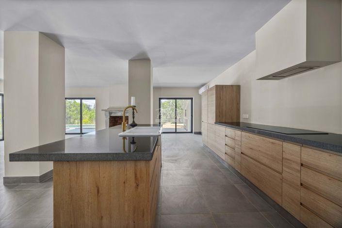 Image No.8-4 Bed Villa for sale